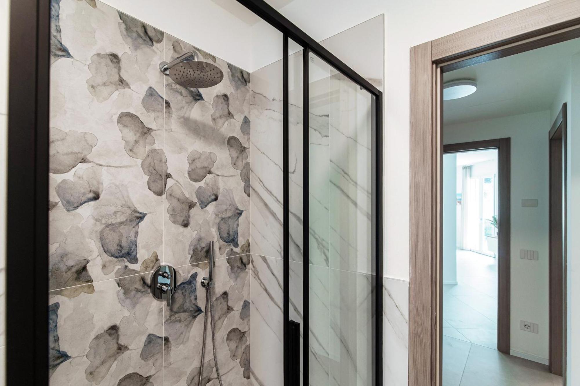 Lario Suite Apartments By Quokka 360 - With Parking Next To Como City المظهر الخارجي الصورة