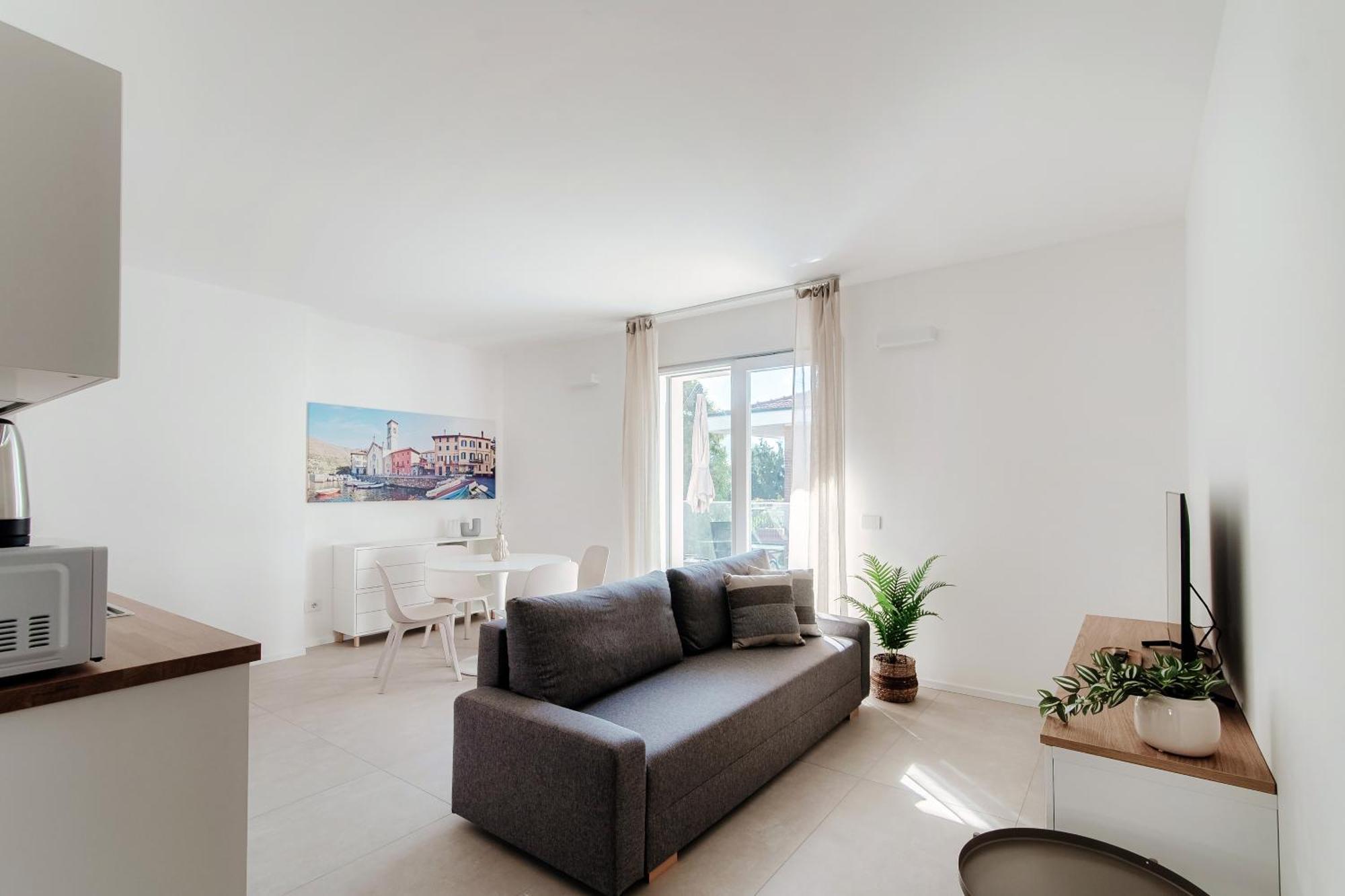 Lario Suite Apartments By Quokka 360 - With Parking Next To Como City المظهر الخارجي الصورة