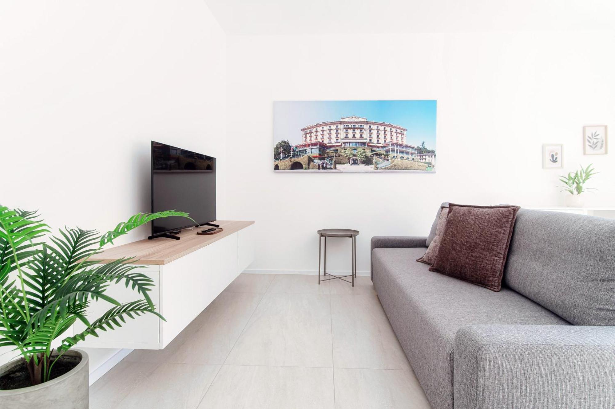 Lario Suite Apartments By Quokka 360 - With Parking Next To Como City المظهر الخارجي الصورة